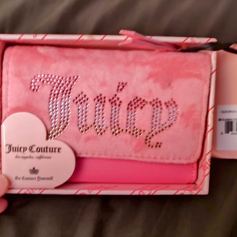 Juicy Couture Hot Pink Wallet 💗